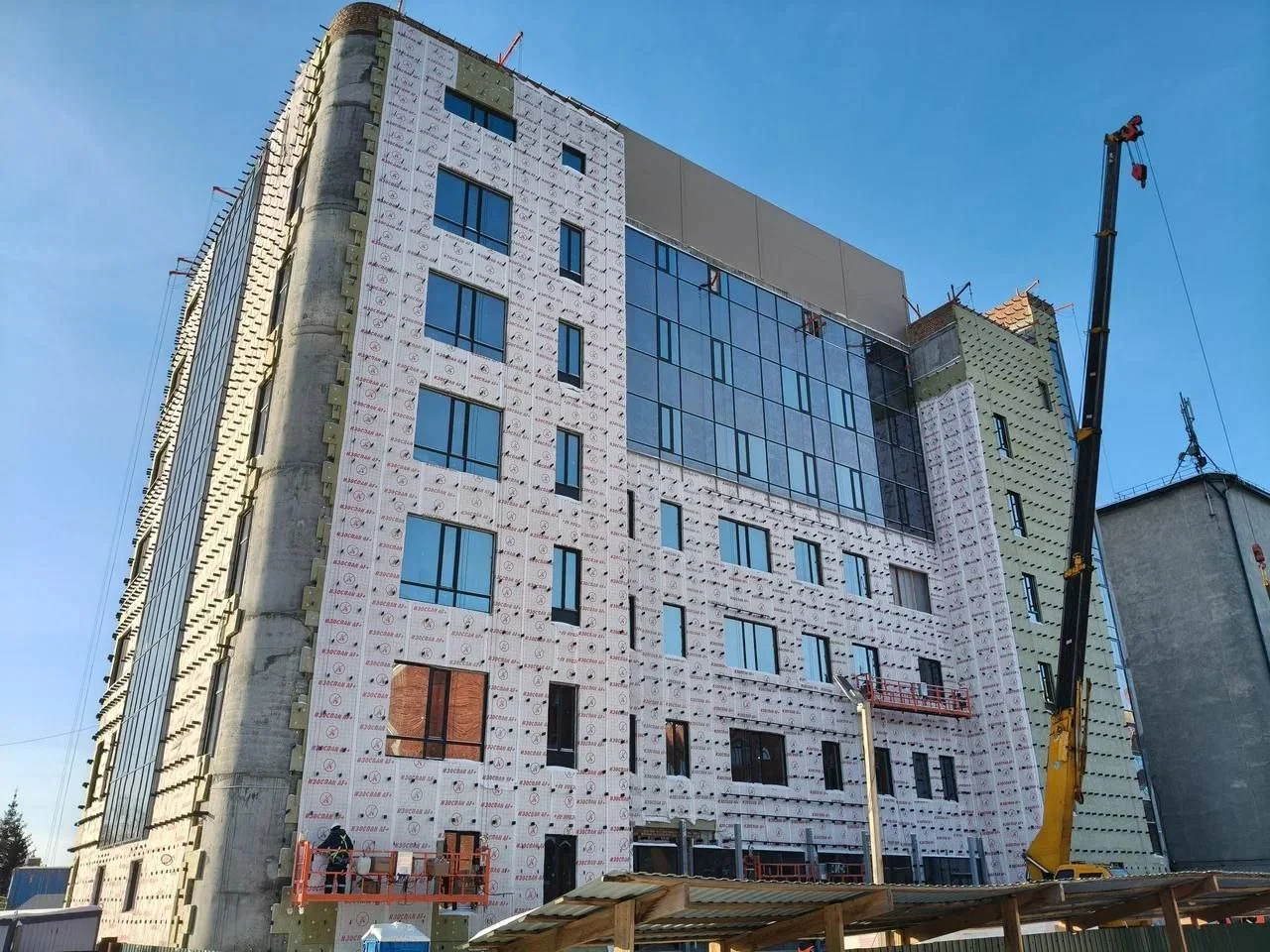 Строительство нового корпуса Клинического медико-хирургического центра в Омске ведётся по графику