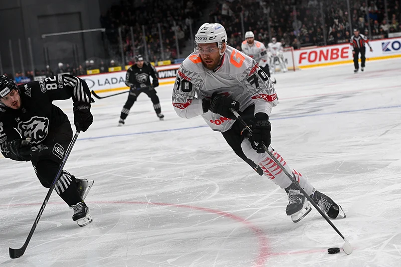 18 января «Авангард» встречается на выезде с «Трактором»