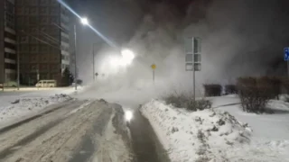 В Омске на Левобережье произошел прорыв подземного трубопровода