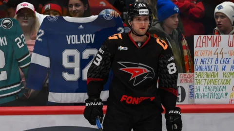 Нападающий омского «Авангарда» Александр Волков выбыл на большой срок