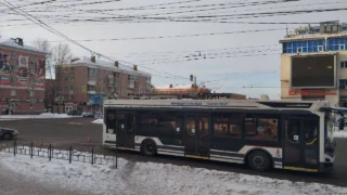 В Омске возбуждено уголовное дело по факту наезда троллейбуса на школьника