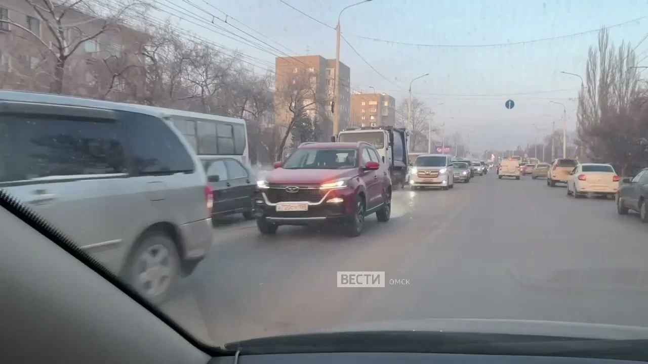 Масштабная пробка «захватила» Красный путь