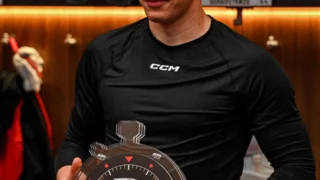 Игрок «Авангарда» Дамир Шарипзянов претендует на рекорд КХЛ