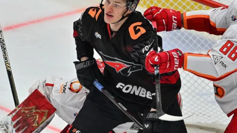 «Авангард» уступил «Автомобилисту» в овертайме