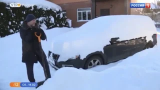 Снежная тренировка: как уборка двора заменяет спорт зимой