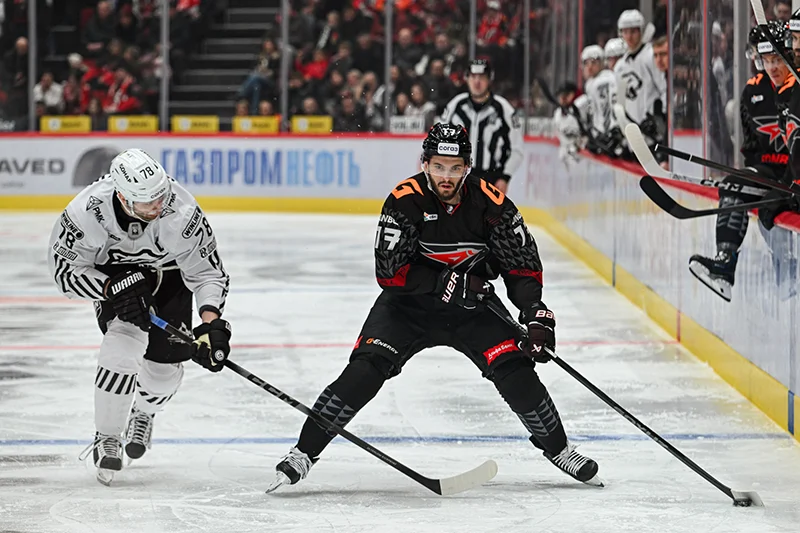 В Омске «Авангард» сыграет с челябинским «Трактором»