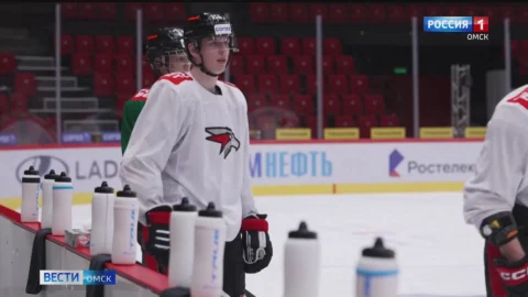 Хоккеисты «Авангарда» проведут матч регулярного чемпионата КХЛ против хабаровского «Амура»