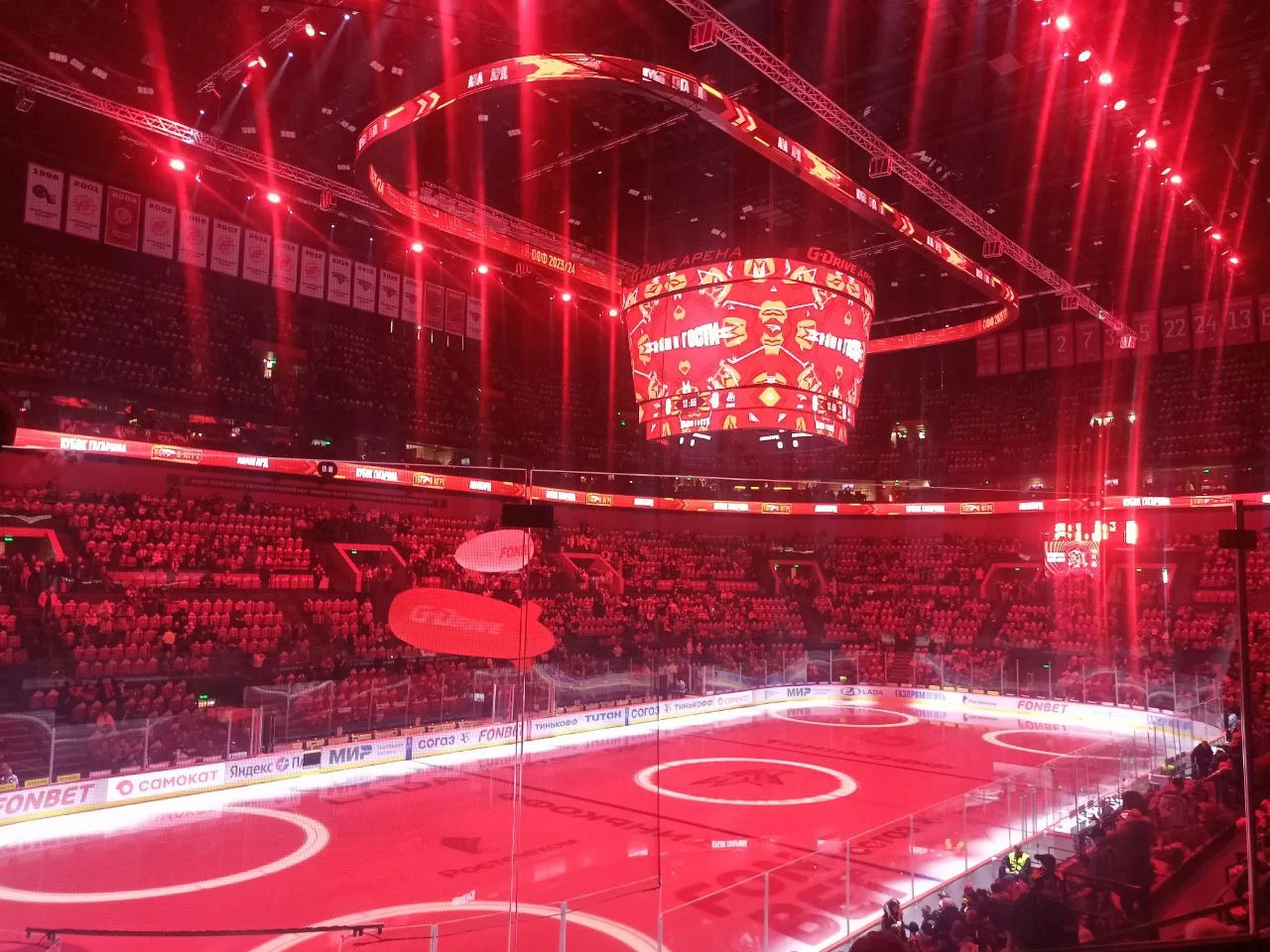 Омский «Авангард» одержал победу над «Сибирью» со счетом 2:1