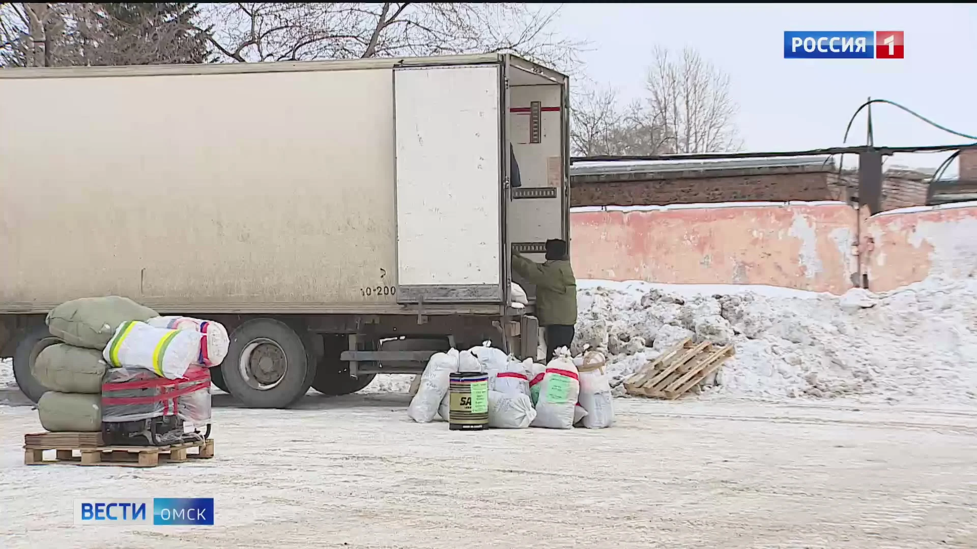Из Омска готовят к отправке гуманитарный груз в Луганск