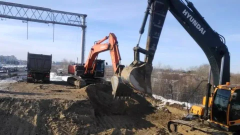 На мосту у Телецентра устанавливают новые ливневки