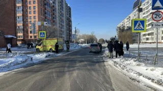 На улице 33‑я Северная в Омске водитель сбил двух пешеходов