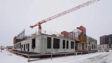 В Омске строительство детского сада в «Зелёной Реке» идёт по графику