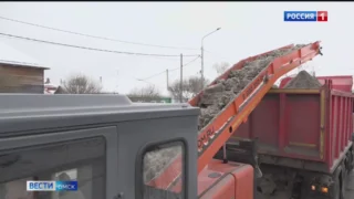 Вся новая дорожная техника вышла на дороги Омска на уборку снега