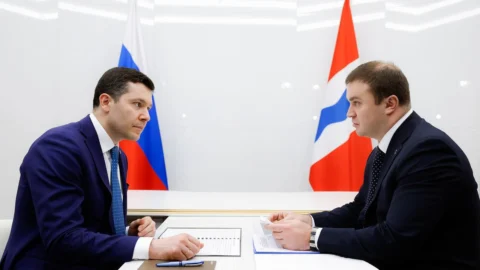 Антон Алиханов и Виталий Хоценко обсудили планы по развитию промышленности Омской области