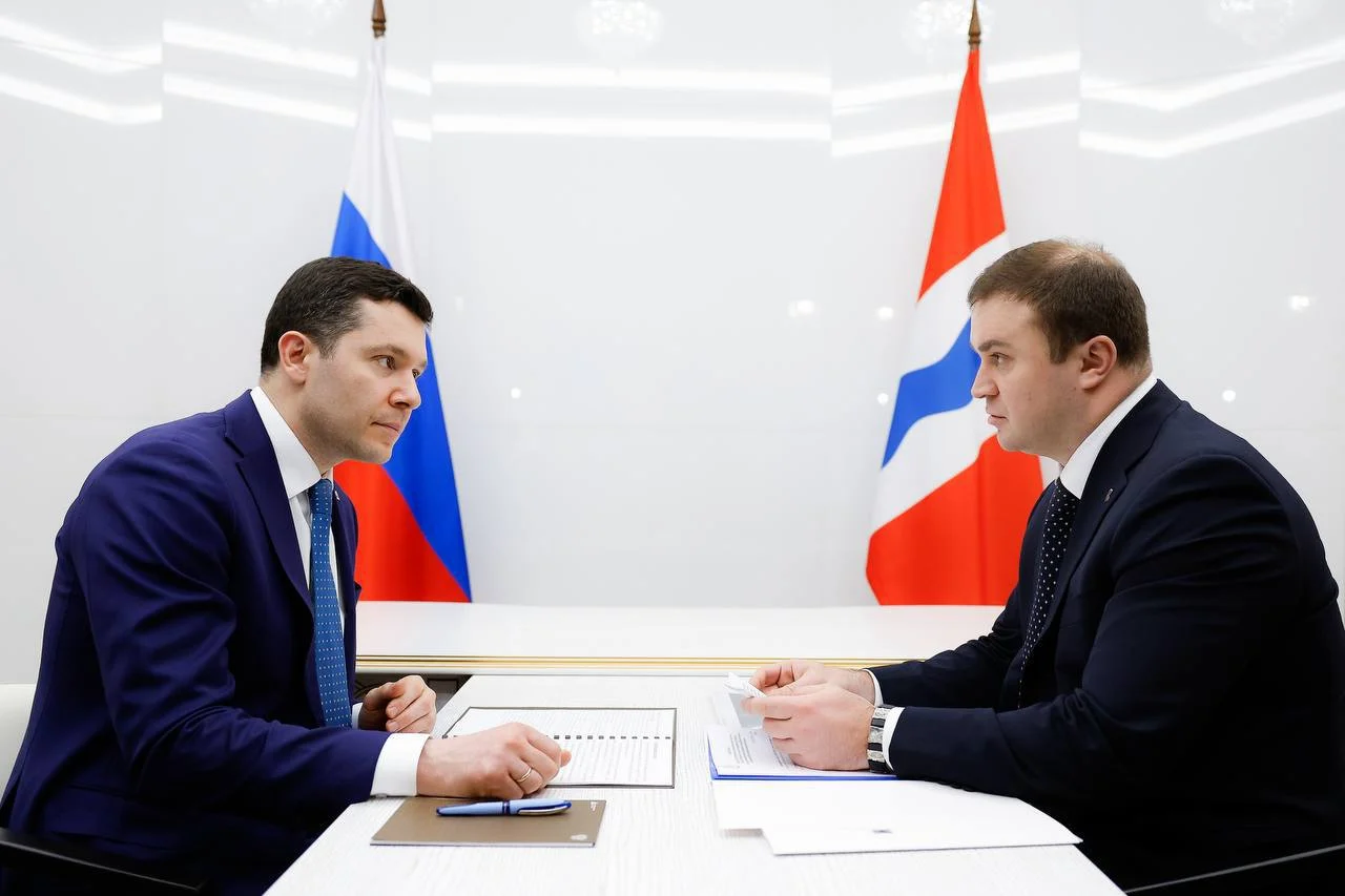 Антон Алиханов и Виталий Хоценко обсудили планы по развитию промышленности Омской области