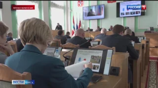 Депутаты Омского городского Совета принимают окончательное решение по платным парковкам в центре города