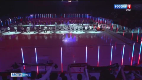 В Омске спустя почти 20 лет хоккей вместе с армией болельщиков вернулся в СКК имени Блинова