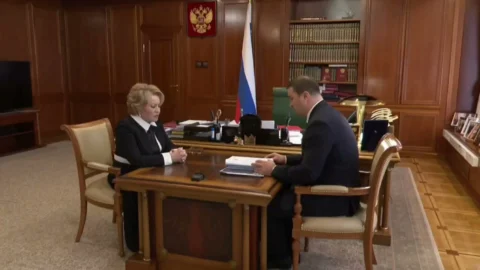 Виталий Хоценко проинформировал Валентину Матвиенко о социально-экономическом развитии региона и реализации национальных проектов