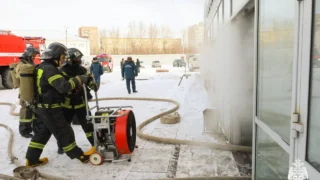 В Омске горел гипермаркет на проспекте Мира