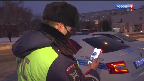 В Омске задержали блогера-инспектора ДПС