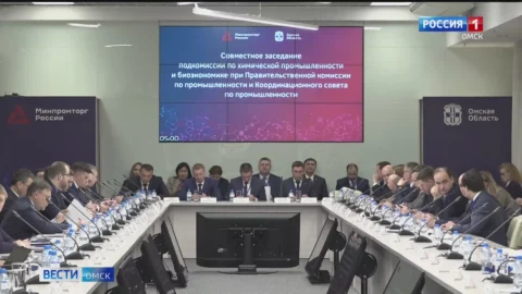 В Омске сегодня весь день работал министр промышленности и торговли России Антон Алиханов