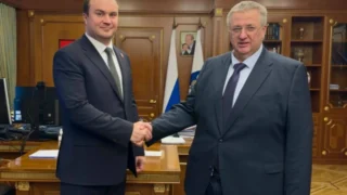 Виталий Хоценко обсудил с вице-премьером Алексеем Оверчуком международные события в Омске
