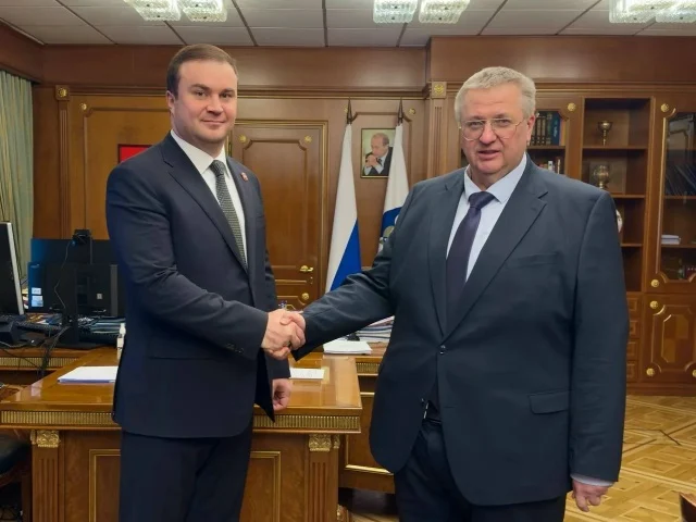 Виталий Хоценко обсудил с вице-премьером Алексеем Оверчуком международные события в Омске