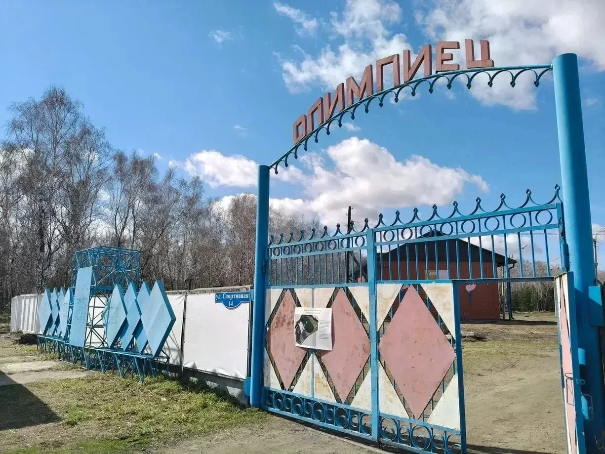 В Омской области поручили полностью обновить спортивный стадион «Олимпиец»