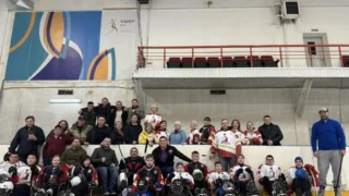 В Центре паралимпийской и сурдлимпийской подготовки появилась областная команда по следж-хоккею