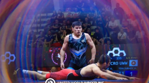 Омич Адлет Тюлюбаев стал серебряным призером чемпионата Европы по греко-римской борьбе