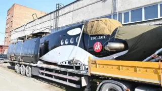Глава региона посетил омское авиаремонтное предприятие