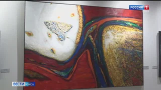 Теме космоса посвятил свою выставку в «Либеров-центре» известный омский художник Евгений Дорохов