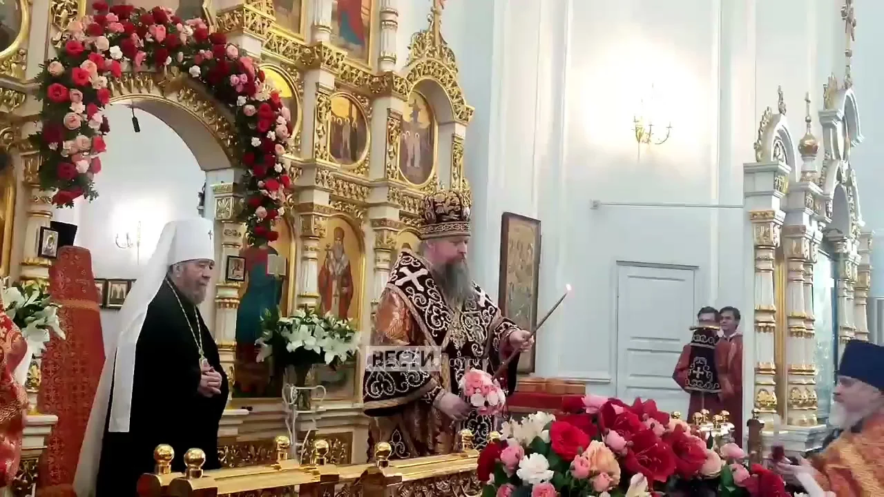 В Омск прибыл Благодатный огонь из Иерусалима