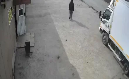 В Омске водитель УАЗа сбил 15‑летнюю девушку на пешеходном переходе