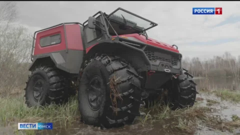 Блогер из Сибири проехал на вездеходе полстраны