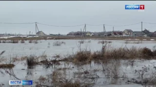 Омские спасатели готовятся к выезду в поселок Затон