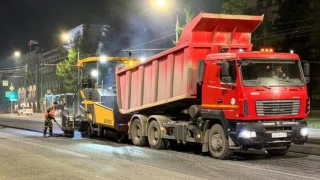 В центре Омска начался ремонт дороги