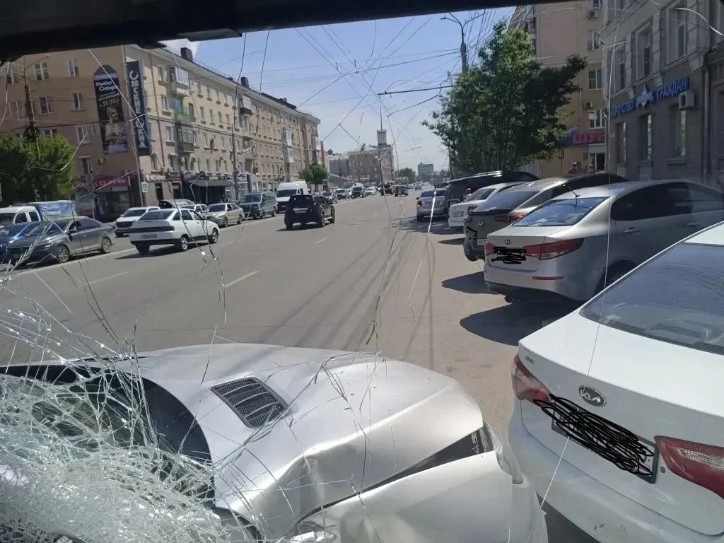Прокуратура Омска взяла на контроль установление обстоятельств ДТП с участием автобуса