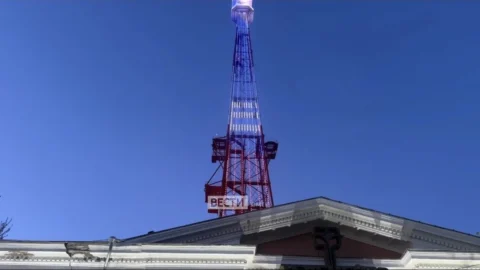 Вышка Омского Телецентра засияла в честь юбилея «Вестей»