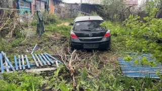 В Омской области водитель сбил детей на электросамокате