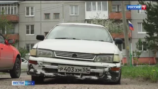 В Омске продолжается борьба с брошенными автомобилями