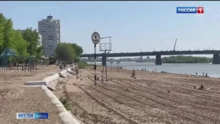Омичей призывают купаться только на безопасных пляжах