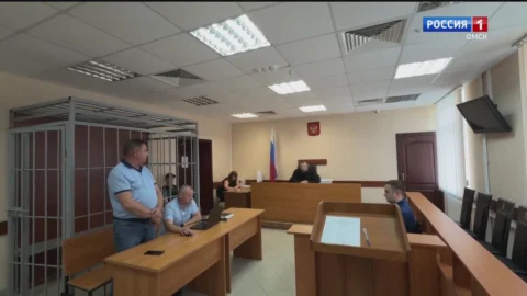 Бывшему главе Кормиловского района грозит срок лишения свободы за фиктивную работу в школах