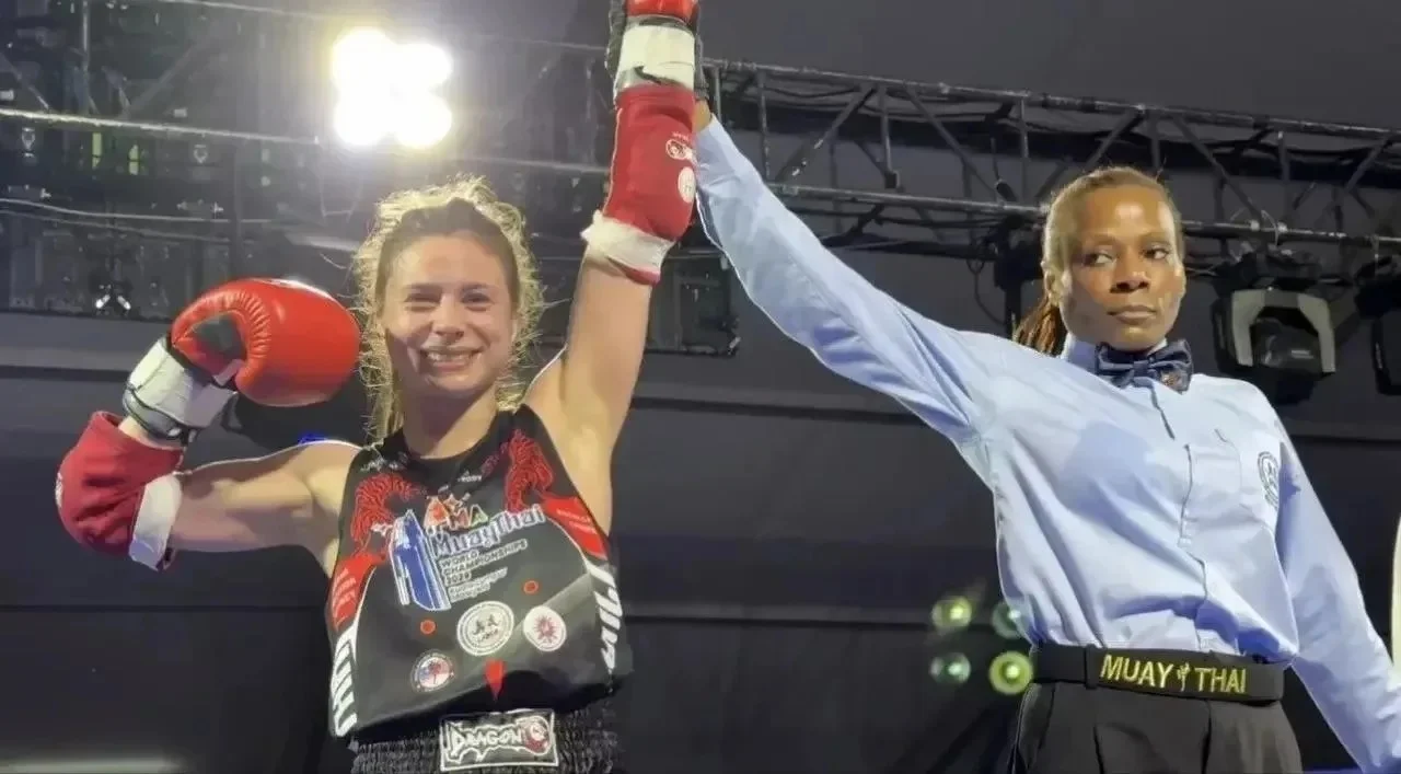 Омичка Белла Дурандина стала чемпионкой мира по муай‑тай