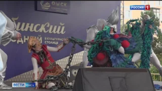 В Омске на Пешеходном Любинском прошел уличный театральный фестиваль