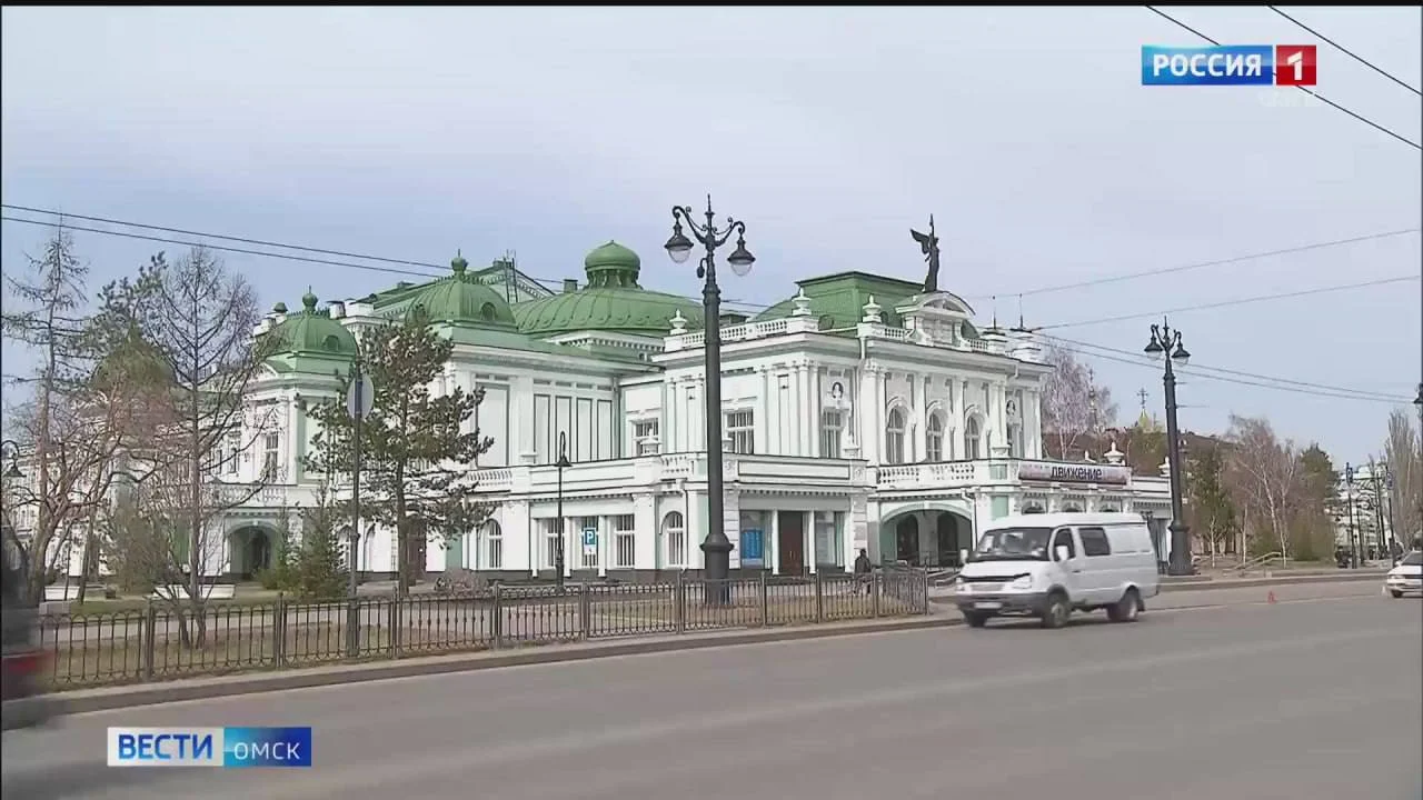 При приеме на работу творческих работников работодатель имеет право заключить с ними трудовой договор как на неопределенный срок, так и срочный трудовой договор при согласии работника