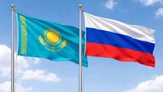 В Омске общественный транспорт украсят флагами России и Казахстана