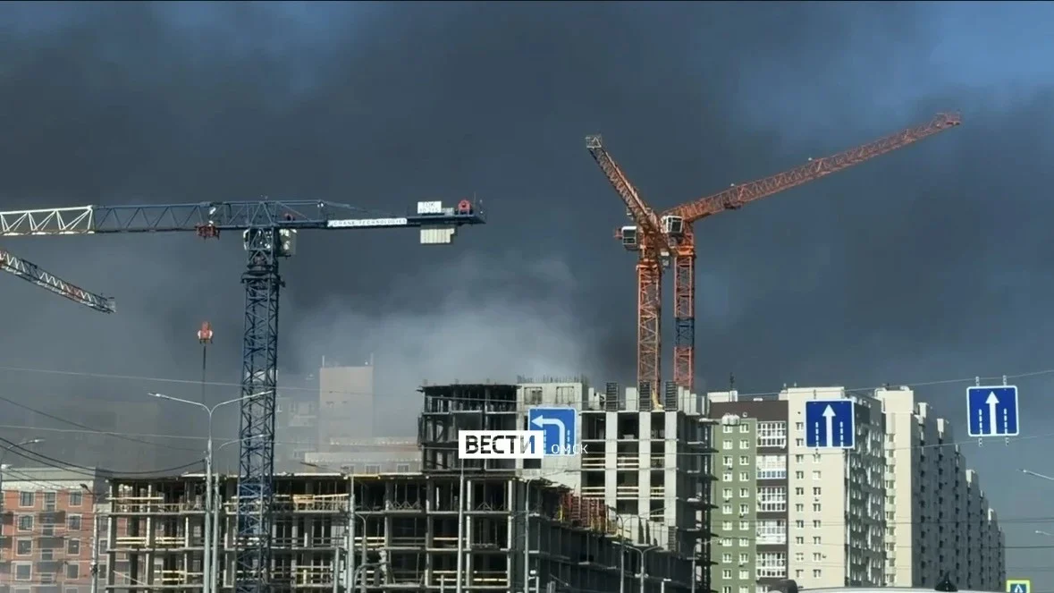В Омске большой пожар на Левобережье