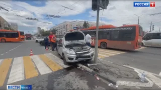 В Омске после смертельного ДТП на Ленинградской площади расширят островок безопасности 