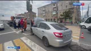 Двое пострадавших в аварии на Ленинградской площади находятся в тяжёлом состоянии в реанимации